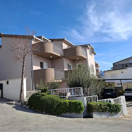Apartment Ante Dugi Rat Bagian luar foto