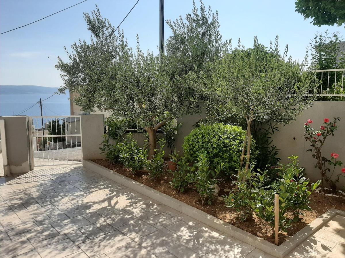 Apartment Ante Dugi Rat Bagian luar foto