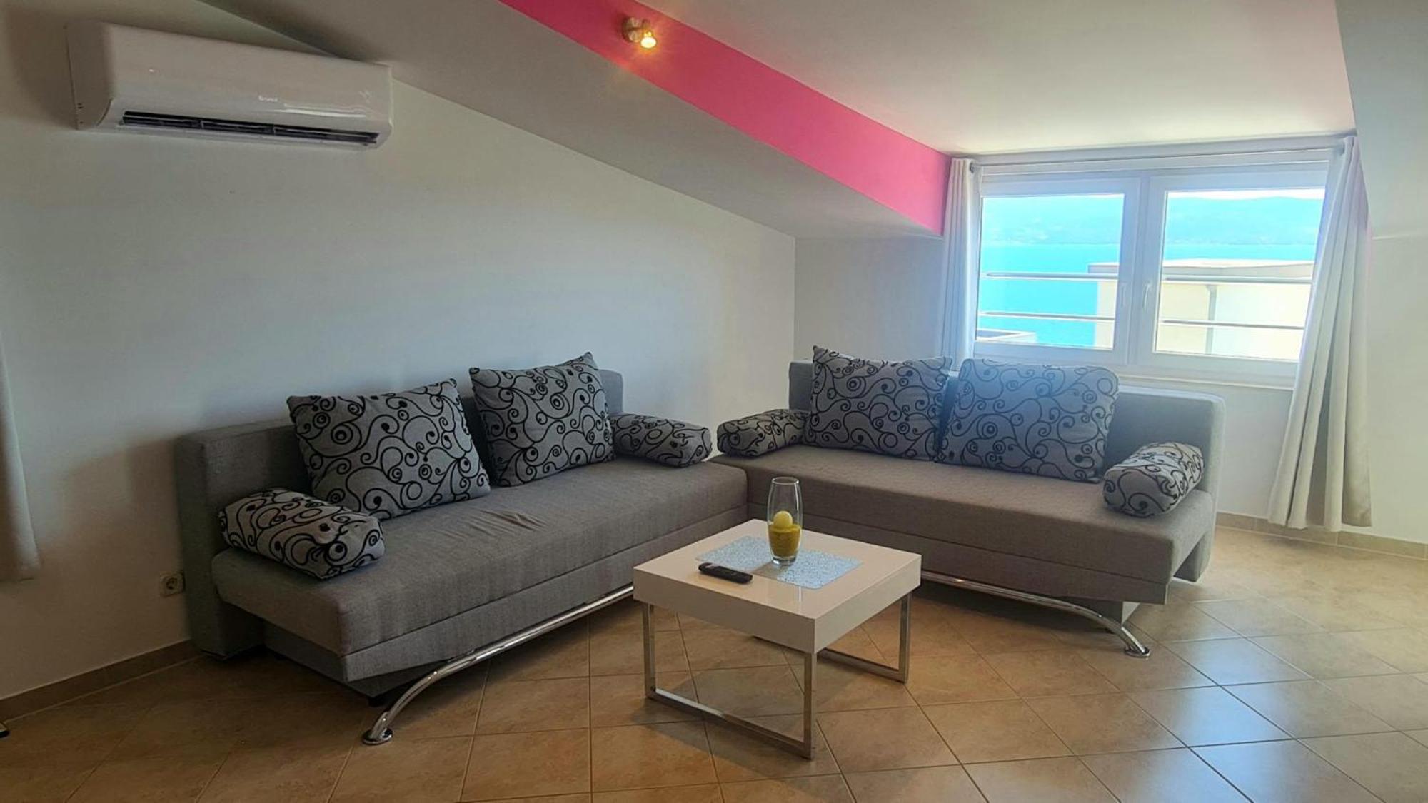 Apartment Ante Dugi Rat Bagian luar foto