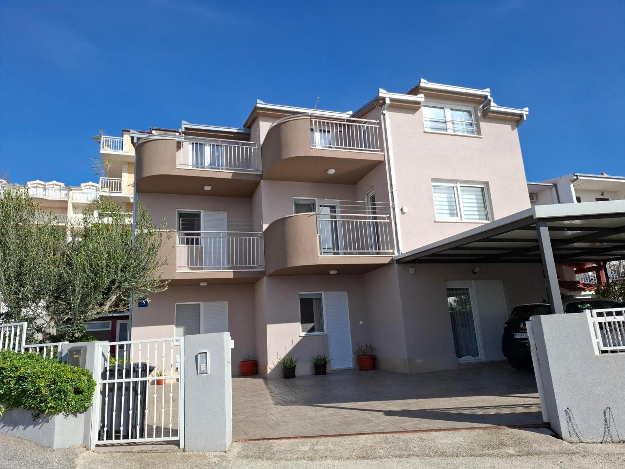 Apartment Ante Dugi Rat Bagian luar foto